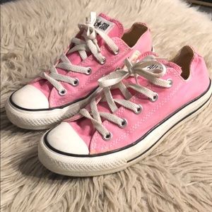 Converse Tennis Shoes